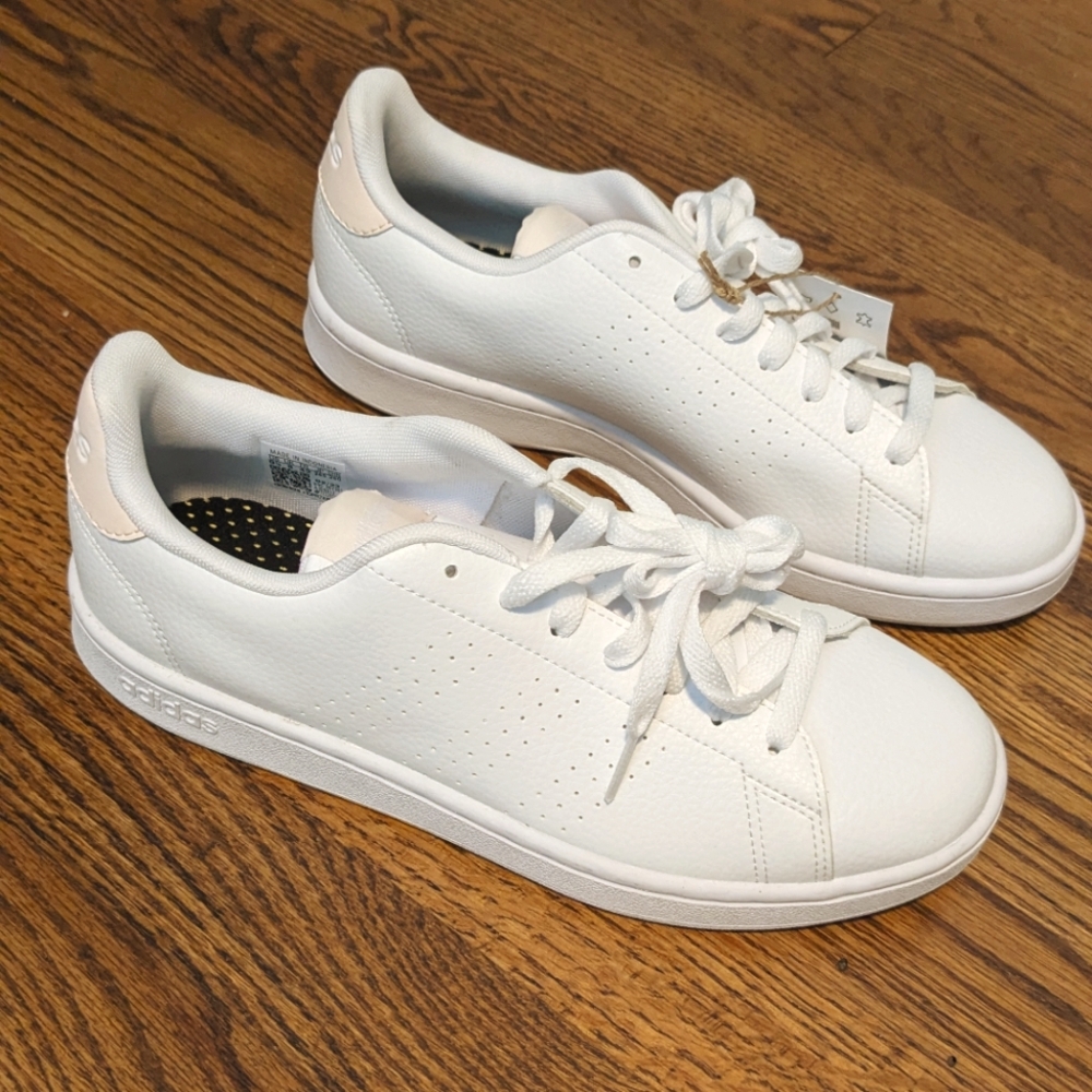 Adidas Advantage Sneaker NWT